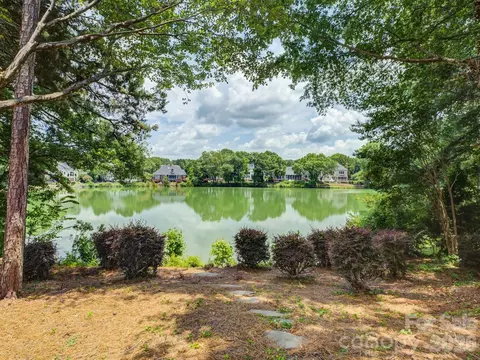 10119 Victoria Mill Ct, Charlotte, NC 28277
