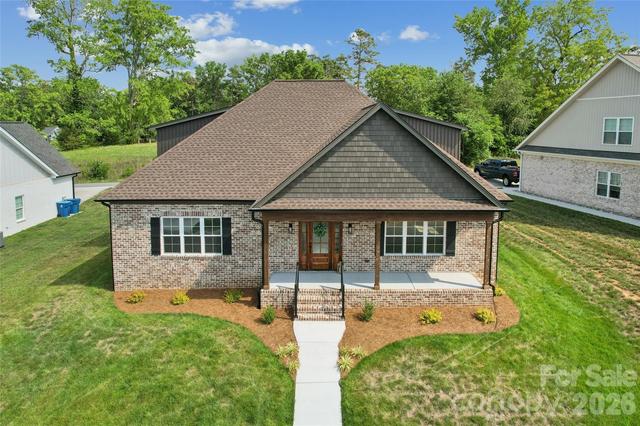 144 Reserve Dr, Mocksville, NC 27028