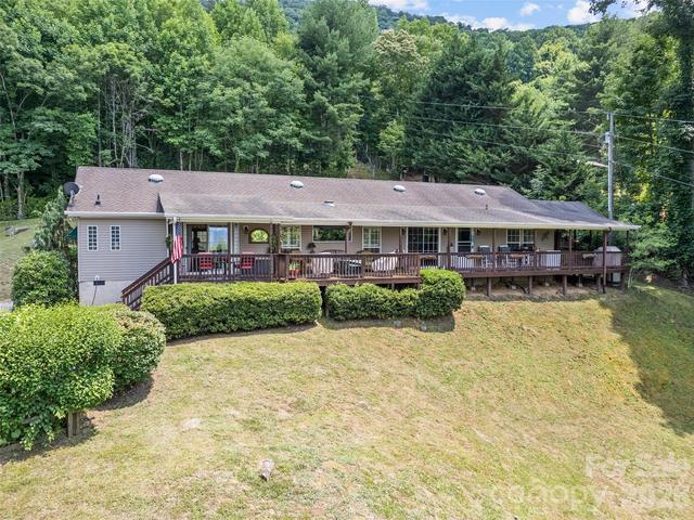 412 Gaddy Hts, Waynesville, NC 28786