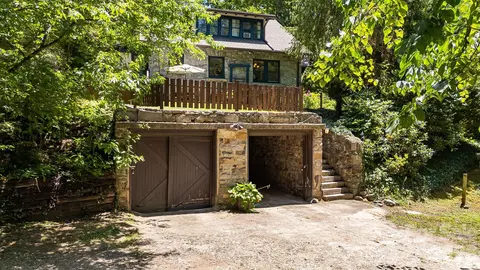 25 Saint Dunstans Cir, Asheville, NC 28803