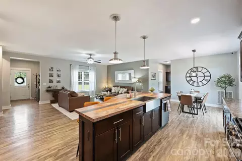10943 Harrisburg Rd, Fort Mill, SC 29707