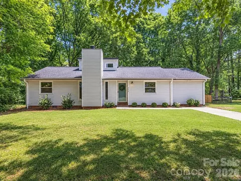 4506 Elm Field Ct, Charlotte, NC 28227