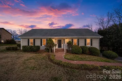 3718 Club House Ne Dr NE, Conover, NC 28613