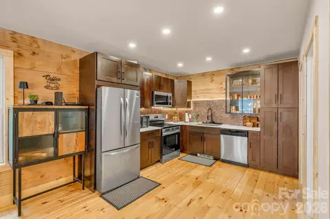 Kitchen - 133 Greenbriar Rd, Beech Mountain, NC 28604 photo 1 of 3