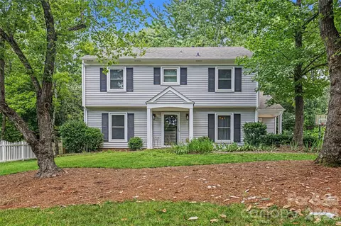 320 Sunnywood Ln, Charlotte, NC 28270