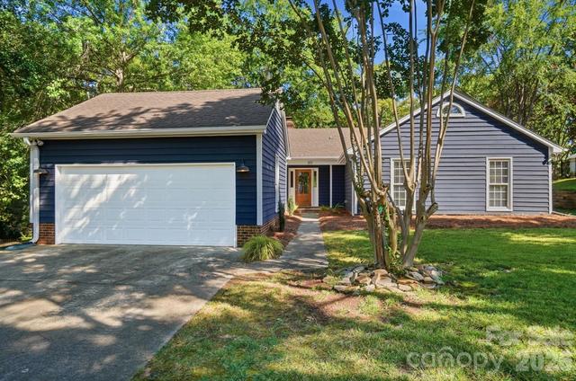313 Longbridge Dr, Matthews, NC 28105