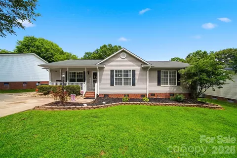 927 Victoria Ave, Kannapolis, NC 28081
