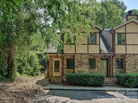9111 Sharonbrook Dr, Charlotte, NC 28210