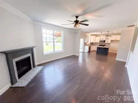 Living - 7020 Chrysanthemum Rd, Lancaster, SC 29720 photo 1 of 3