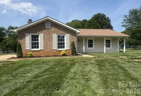 9113 Darius Ct, Charlotte, NC 28227