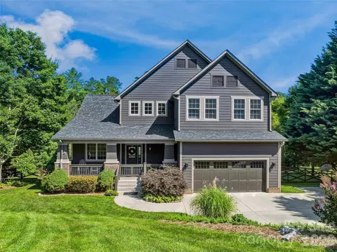 8 Old Farm House Rd, Weaverville, NC 28787