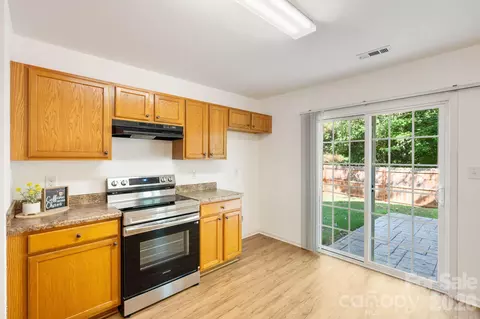 Kitchen - 1429 River Run Rd, Lowell, NC 28098 photo 2 of 4