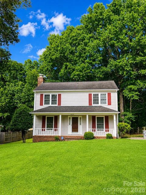 8826 Leipzig Dr, Charlotte, NC 28210