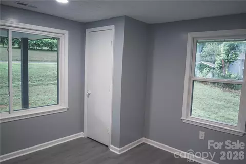 Bedroom - 3974 Zero Mull Rd, Morganton, NC 28655 photo 2 of 4