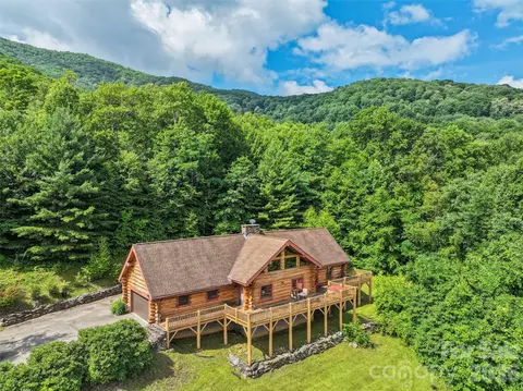 220 Mica Mine Rd, Waynesville, NC 28786