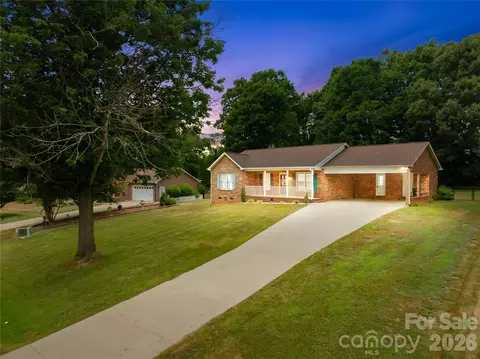 156 Doe Trail Ln, Statesville, NC 28625