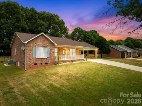 156 Doe Trail Ln, Statesville, NC 28625