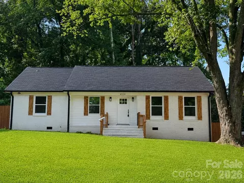 6908 Ludwig Dr, Charlotte, NC 28215