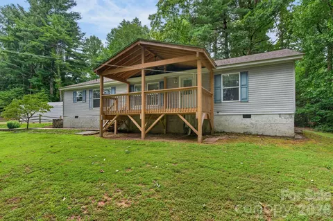 146 Banks View Ln, Hendersonville, NC 28792
