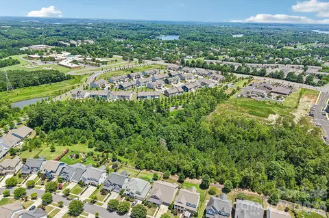 928 Elderberry Ln, Clover, SC 29710 photo 19