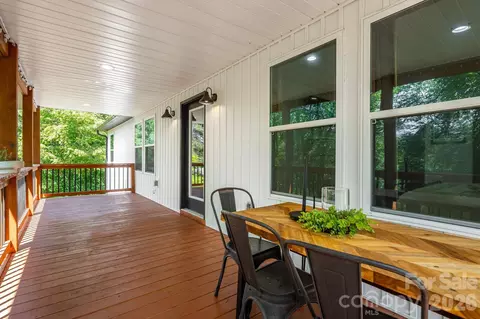 Exterior - 295 Penland St, Clyde, NC 28721 photo 5 of 7