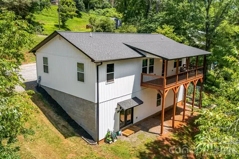 Exterior - 295 Penland St, Clyde, NC 28721 photo 2 of 7