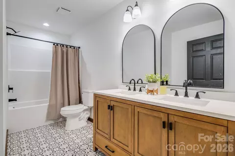 Bath - 295 Penland St, Clyde, NC 28721 photo 1 of 3