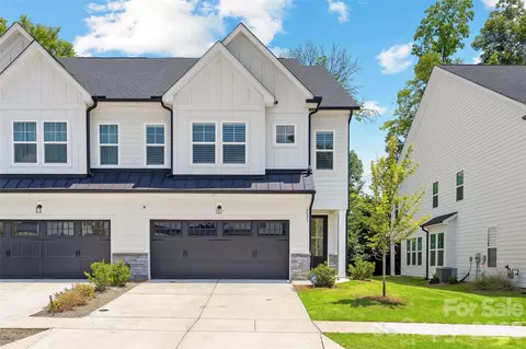 6023 Corbin Woods Ct, Charlotte, NC 28226