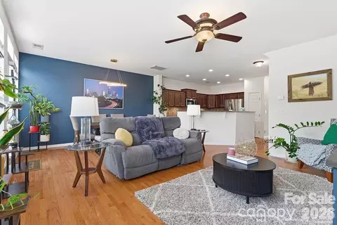 9945 Kings Parade Blvd, Charlotte, NC 28273