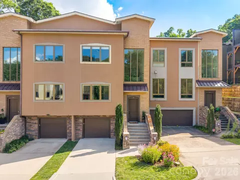 26 Macallan Ln, Asheville, NC 28805