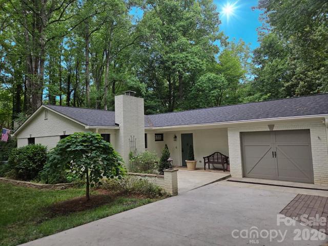 1889 Faculty Dr, Winston Salem, NC 27106