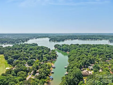 View/Area - 16033 Samoa Ct, Fort Mill, SC 29708 photo 1 of 3
