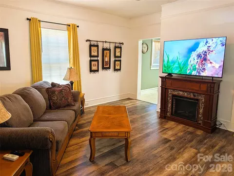 Living - 507 E 10th St, Kannapolis, NC 28083 photo 1 of 2