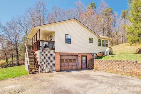 216 Pickens Rd, Weaverville, NC 28787