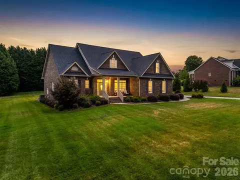 722 Cedar Hill Dr, Shelby, NC 28152