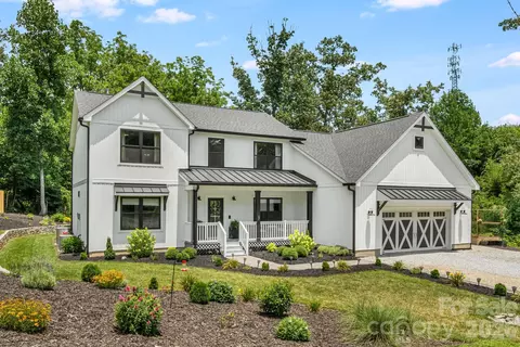 67 Apple Meadow Ct, Hendersonville, NC 28739