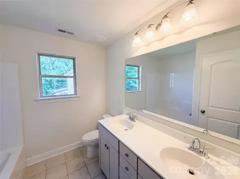 Bath - 1908 Cantrell Ct, Matthews, NC 28104 photo 2 of 2