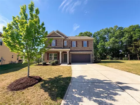 Exterior - 1908 Cantrell Ct, Matthews, NC 28104 photo 2 of 4