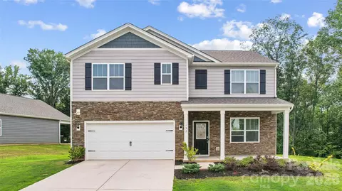 132 Scotsway Ct, Troutman, NC 28166