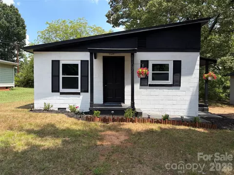 1107 S Meeting St, Statesville, NC 28677
