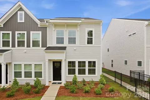 5847 Tuckaseegee Rd, Charlotte, NC 28208