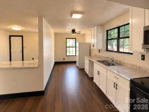 115 E Geroid St, Salisbury, NC 28144 photo 2