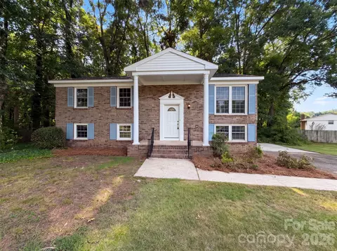 1716 Timberlane St, Gastonia, NC 28054