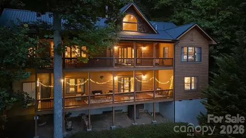 317 Von Trapp Ln, Tuckasegee, NC 28783