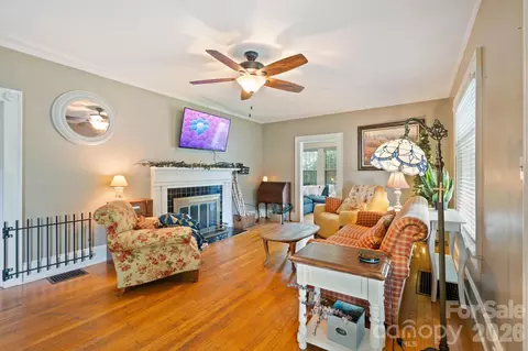 Living - 313 E Main St, Morganton, NC 28655 photo 1 of 3
