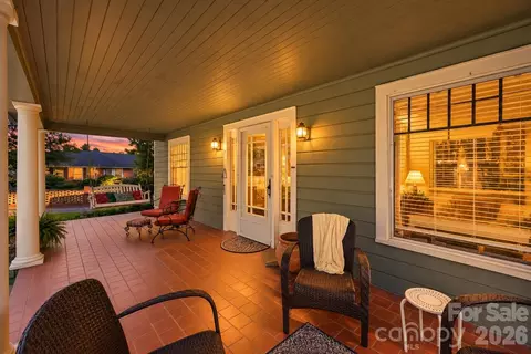 Exterior - 313 E Main St, Morganton, NC 28655 photo 5 of 13