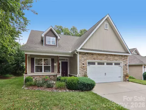 11 Eagle Pointe Way, Flat Rock, NC 28731 photo 2