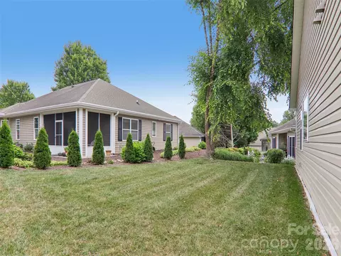 11 Eagle Pointe Way, Flat Rock, NC 28731 photo 42
