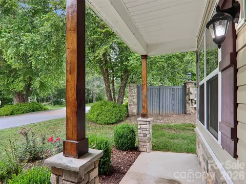 11 Eagle Pointe Way, Flat Rock, NC 28731 photo 4