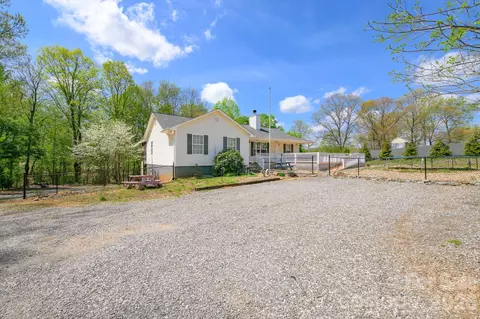 533 Tuckers Grove Rd, Statesville, NC 28625